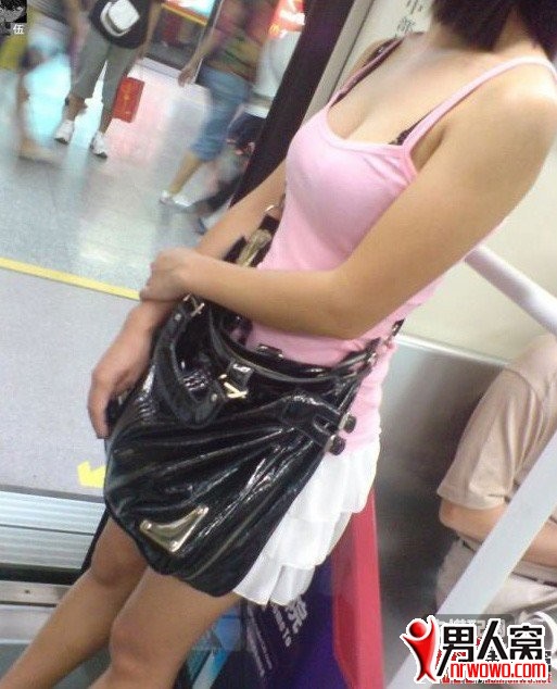 10-1205120UUY54.jpg